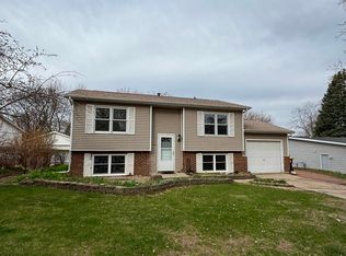 4542 Cromwell Ct, Loves Park, IL 61111