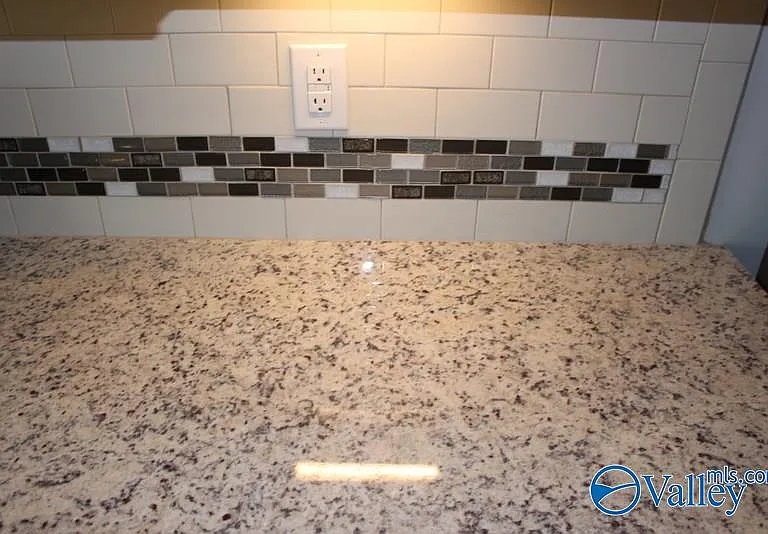 127 Saddle St — Photo 11