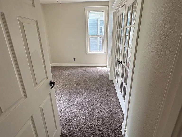 1105 E Platte Ave — Photo 10