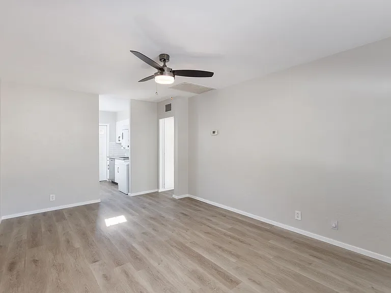 1612 W Mulberry Dr — Photo 8