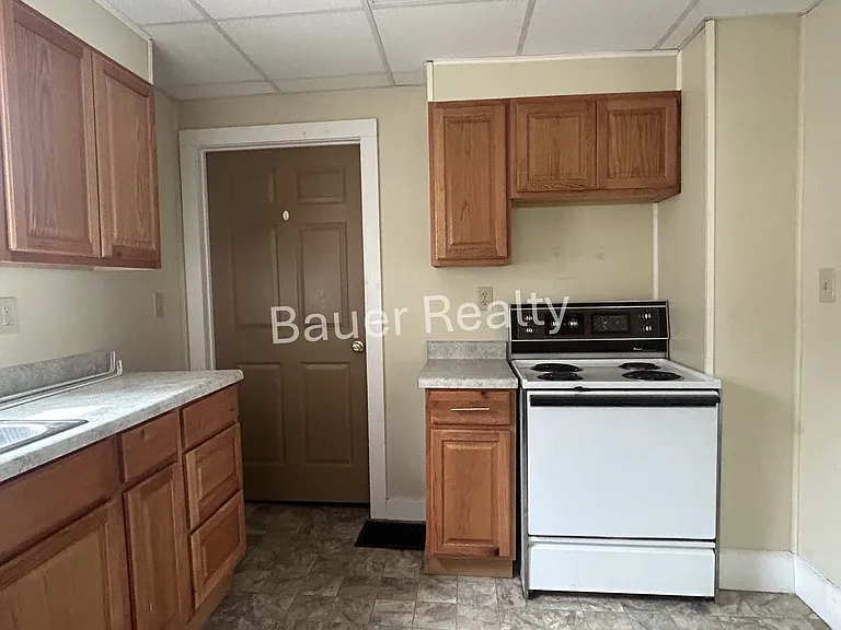 229 Ohio St — Photo 11