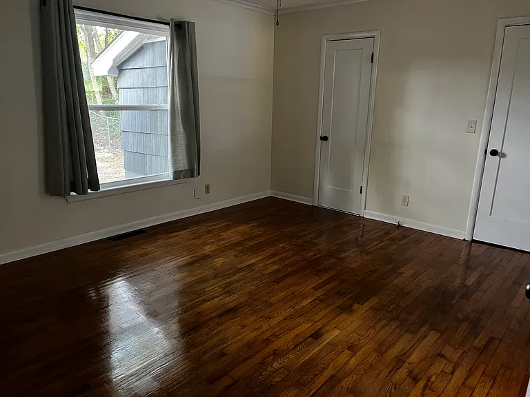 826 E Lakeside Dr — Photo 8