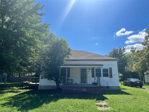 215 High St, Eufaula, OK 74432