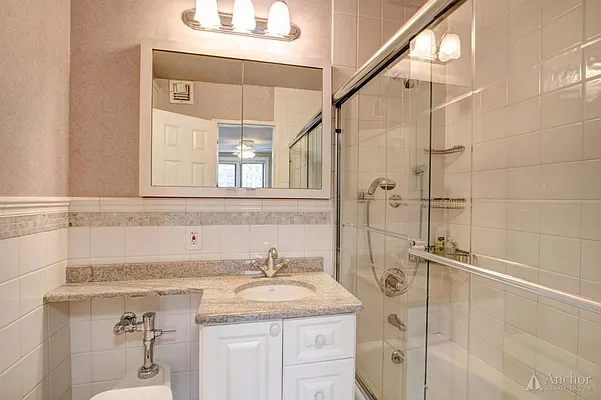 Rented by Anchor Associates | media 12