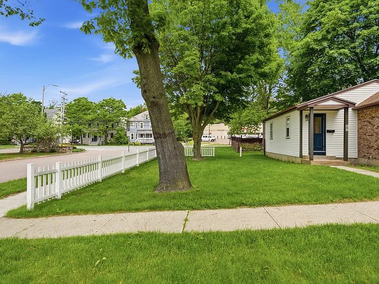 16 Lakewood Pkwy #A — Photo 15