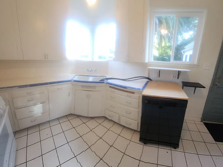 1690 Phillips Ln — Photo 41