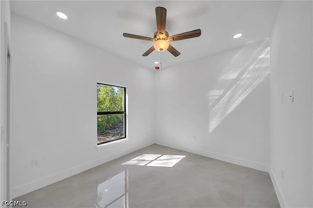 4 bed, 2.0 bath, 1719 sqft, $2,500 — Photo 2