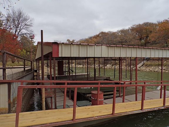 3rd image of 139 Pam Dr