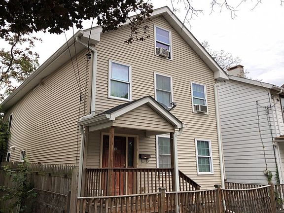 2nd image of 118 W Parmenter St