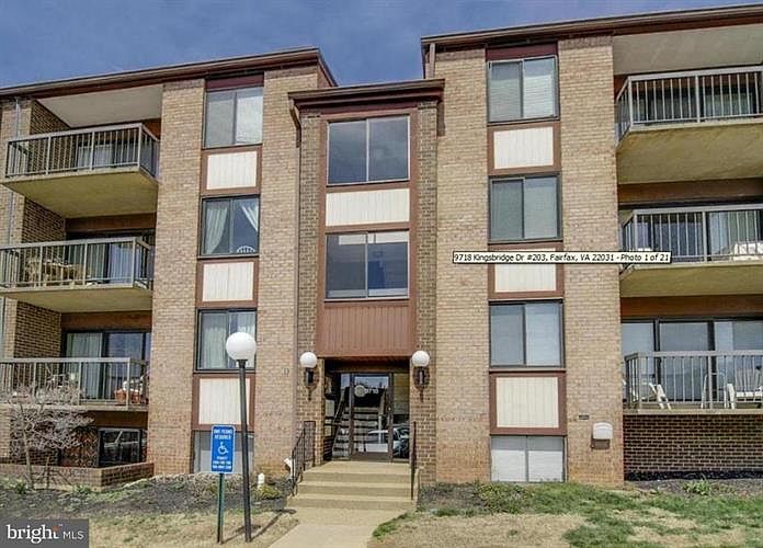 1st image of 9718 Kingsbridge Dr APT 201