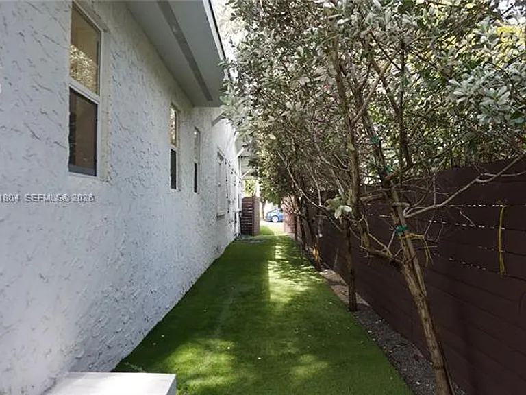 640 NE 71st St — Photo 22