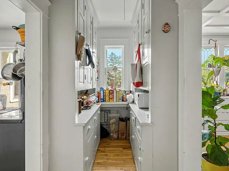 2325 Pleasant Ave #2 — Photo 5