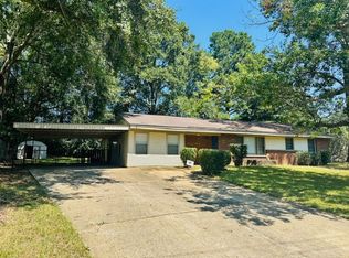 3909 Bienville Rd, Montgomery, AL 36109
