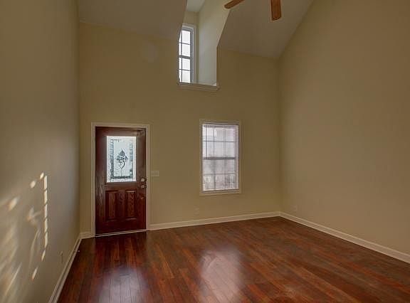 2nd image of 217 Hillcrest Dr