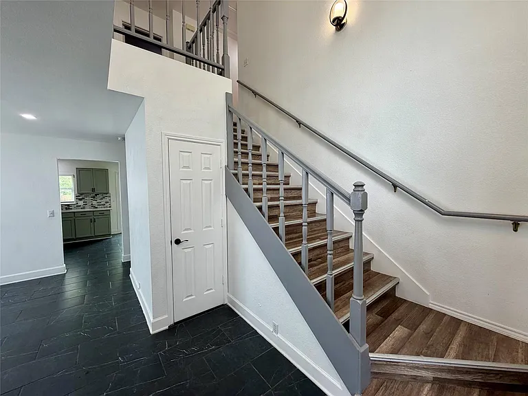 804 Tapestry Cv — Photo 5