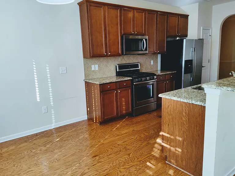 320 Hammond Oak Ln — Photo 3