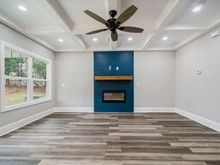 Lily Dr — Photo 6