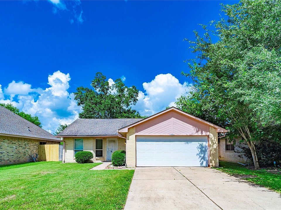 1st image of 17003 Enchanted Cir W