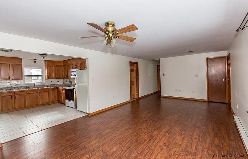5th image of 10-12 GROVE Place