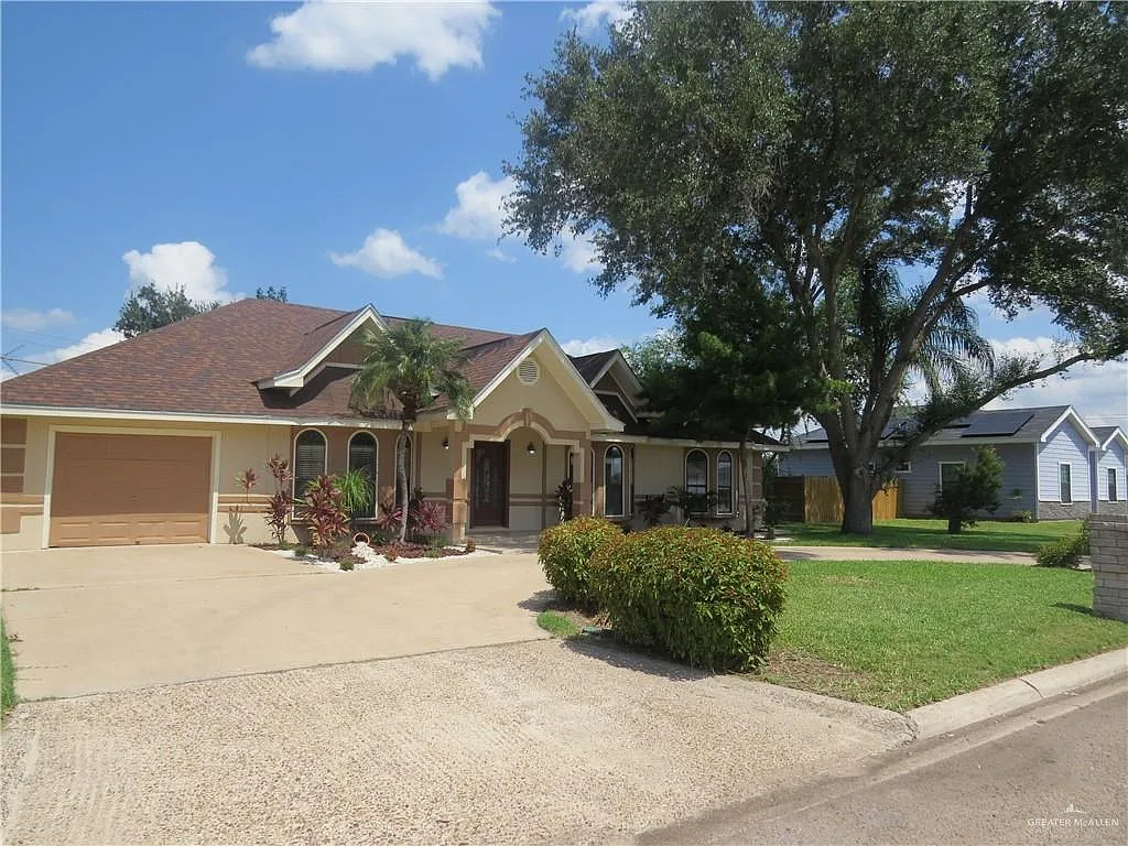 4 bed, 3.0 bath, 2850 sqft, $2,100 — Photo 2