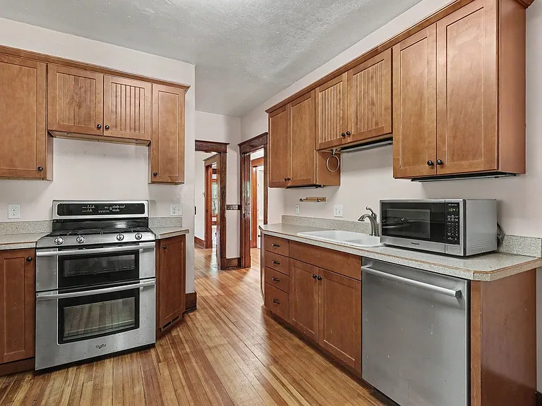 2123 S Franklin St — Photo 9