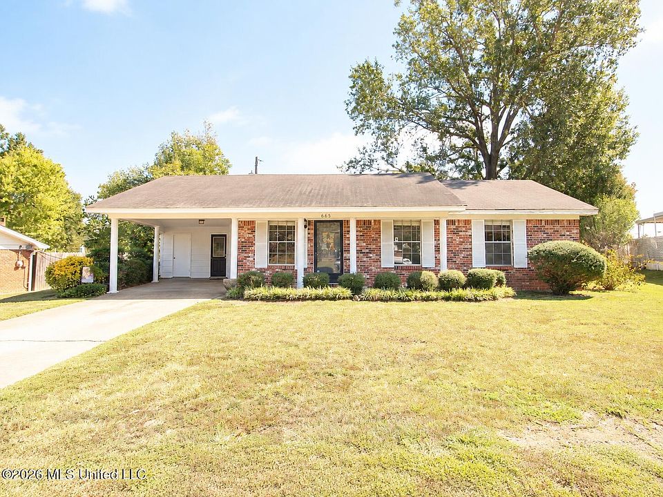 1st image of 665 Scenic Dr
