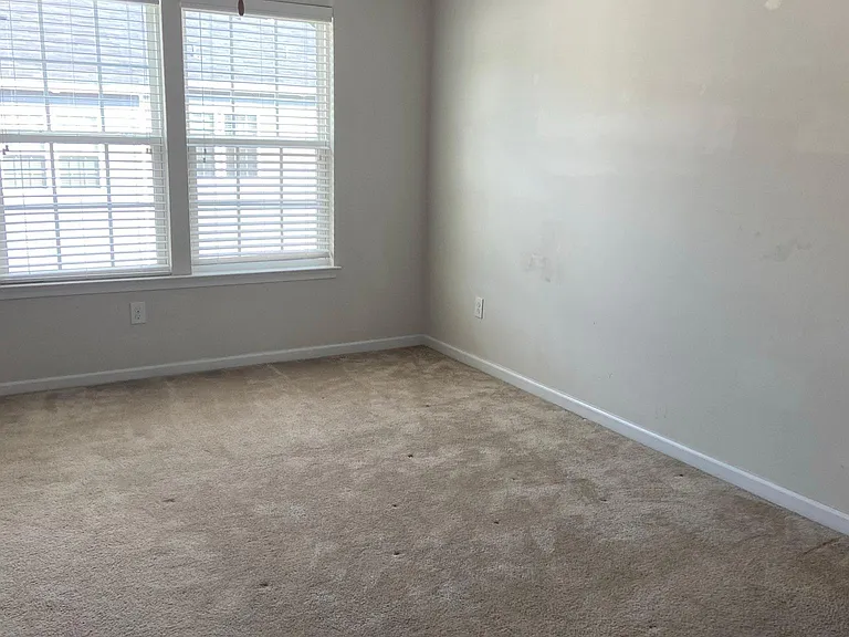 2432 Mariners Cove Ln — Photo 8