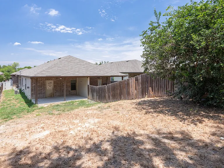 1048 Carolyn Cv — Photo 21