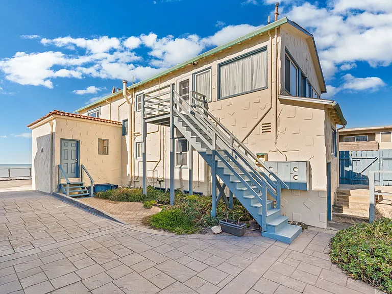 2 Carmel Ave #3 — Photo 17