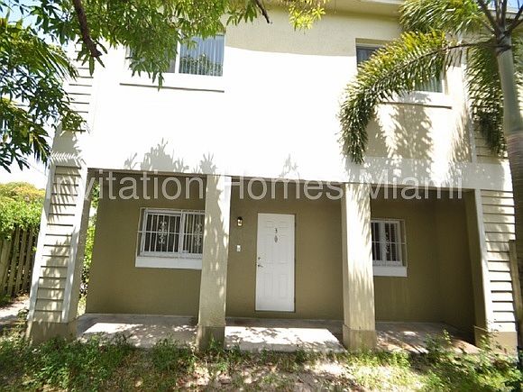 1st image of 615 NW 10th Ter