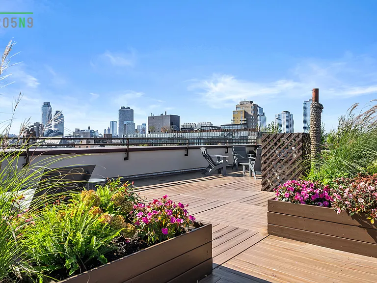 205 N 9th St #5L — Photo 11