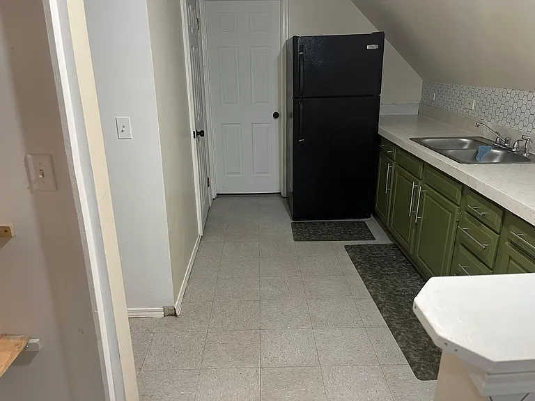 19 Hampton St #4 — Photo 5