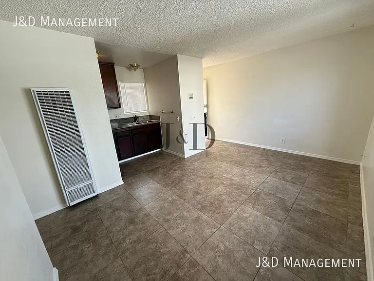 4086 Swift Ave — Photo 6