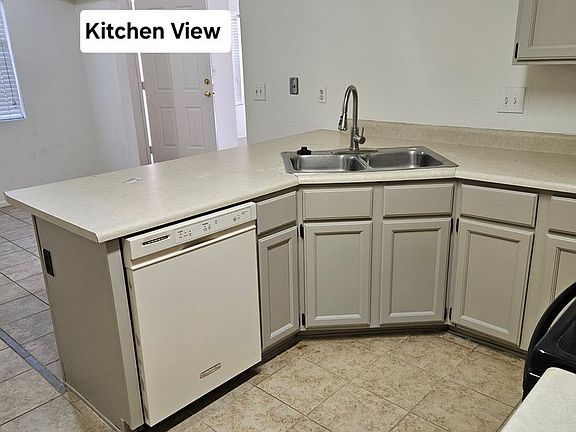 3rd image of 1915 S 39th St Unit 92