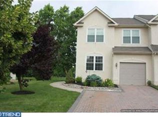 32 Heron Pointe Ct, Marlton, NJ 08053