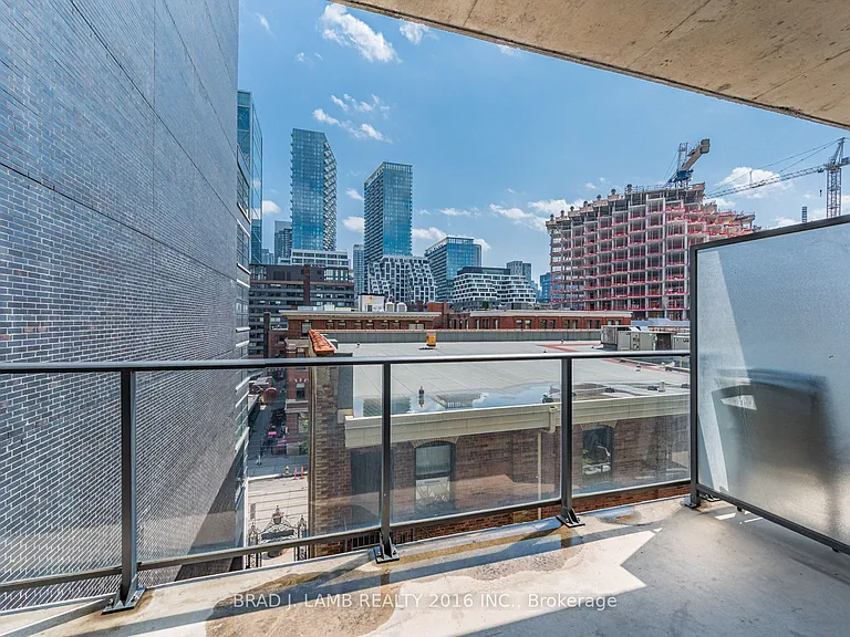 478 King St W #512 — Photo 20
