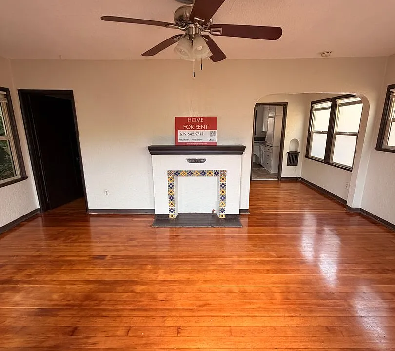 3783-3789 1/2 Park Blvd