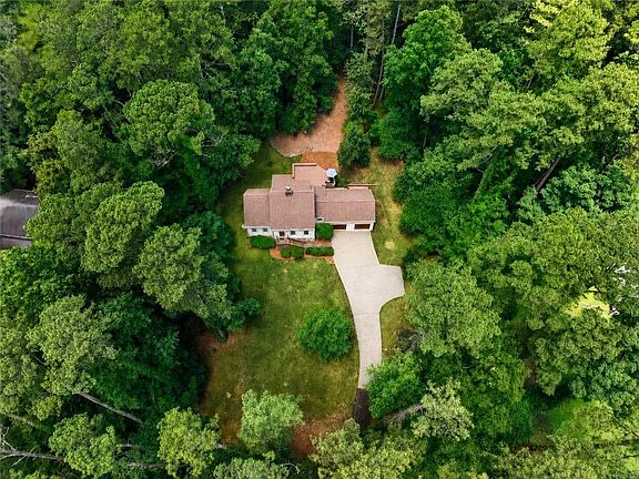 2nd image of 208 Nacoochee Dr