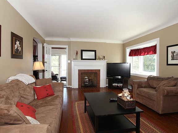 3rd image of 4382 Grinnell Dr