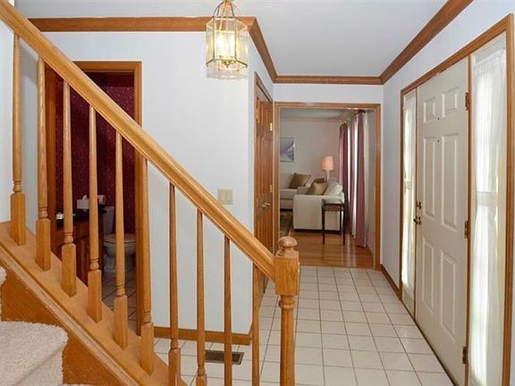 2nd image of 9435 Farmcourt Ln