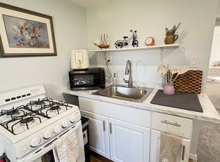 16 Susan Ln, Cheektowaga, NY 14225