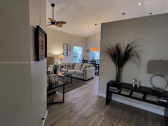 3rd image of 7450 Trescott Dr #0