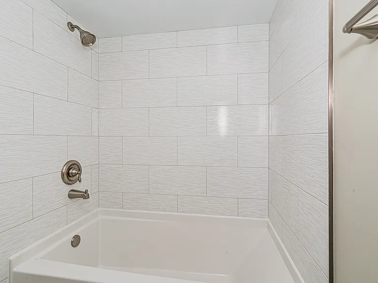3851 N Parkway Dr #1I — Photo 19