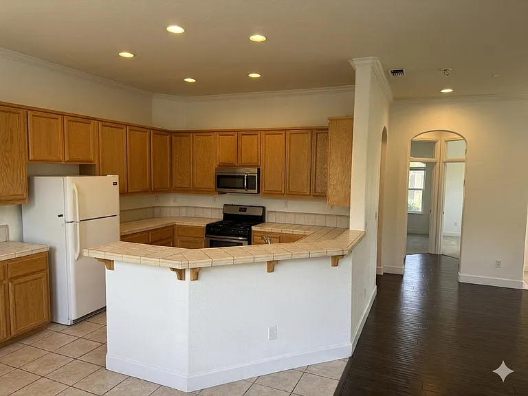 7201 Queen Isabella Ct — Photo 4