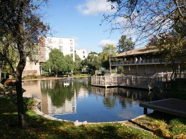 350 N Civic Dr APT 409, Walnut Creek, CA 94596