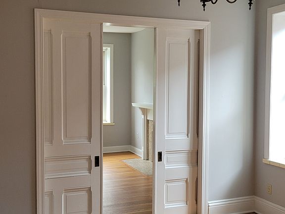 4th image of 4173 Botanical Ave