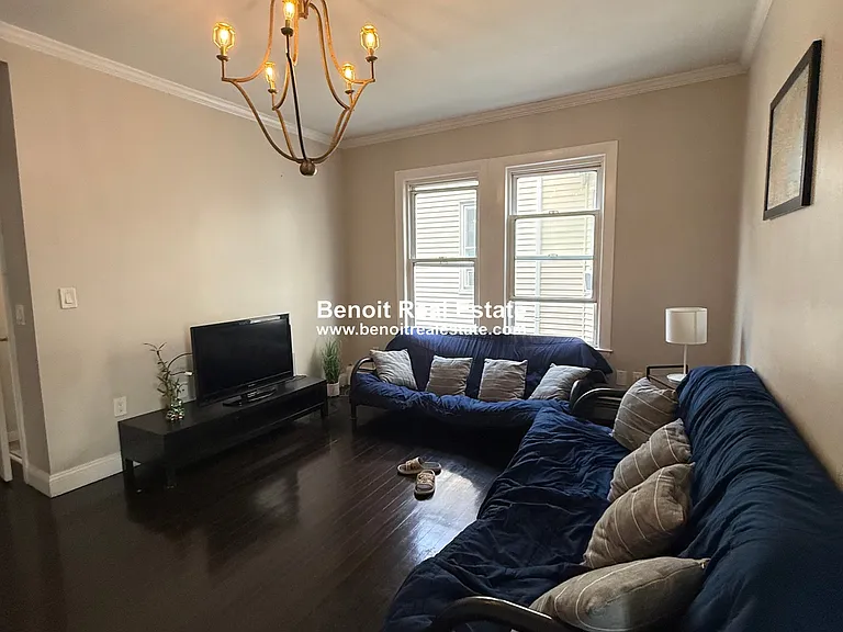 Highland Ave — Photo 9