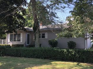 9 Paulette St, Acushnet, MA 02743