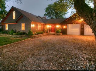 41 S Lewis St, Charlestown, RI 02813