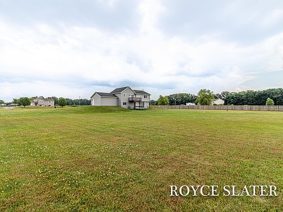 4th image of 3684 Calkins Ct